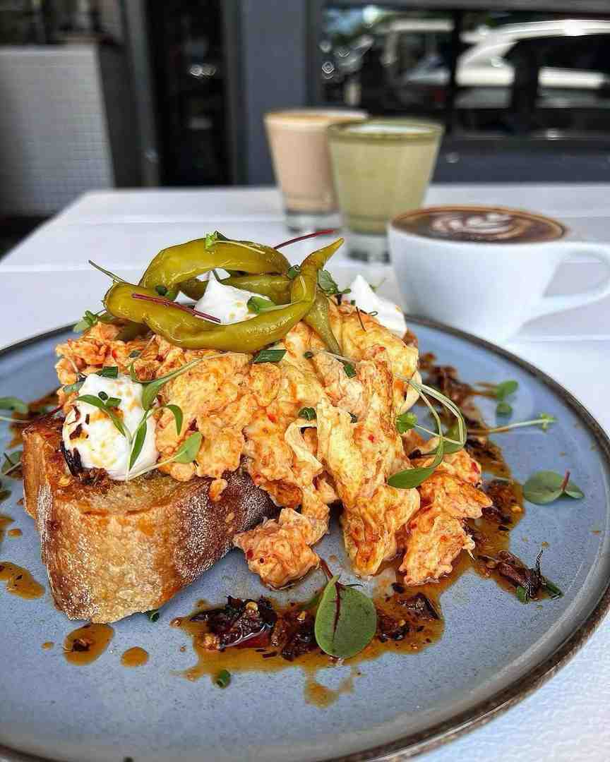Chilli Scrambled Eggs: A Cafe Brunch Favourite